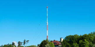 Sendemast UKW-Radio ©Eberhard via stock.adobe.com