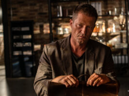 Til Schweiger schaut wie immer bedröppelt aus der Wäsche