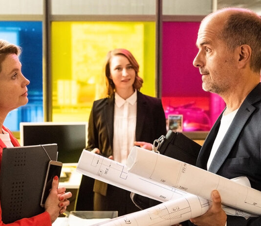 Christoph Maria Herbst und Anette Frier in "Merz gegen Merz" im ZDF