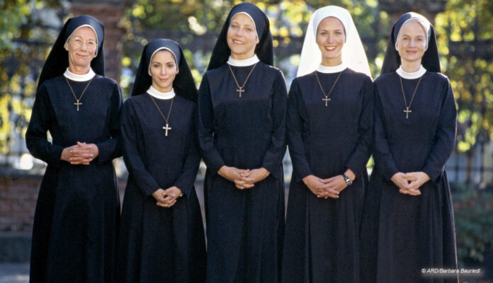 Die Nonnen um Janina Hartwig aus 