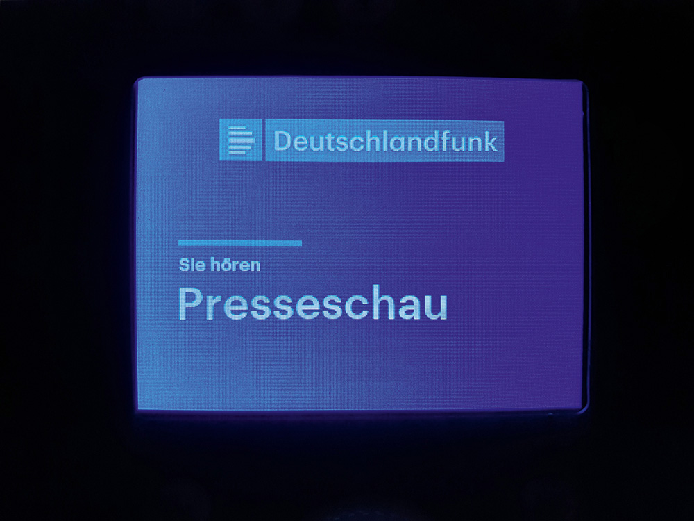 Auch der Radiotext kann perfekt auf dem Display angezeigt werden und bietet zusätzliche Informationen für den Nutzer