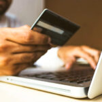 Laptop Kreditkarte bezahlen