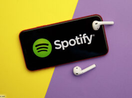 Smartphone, iPhone, Apple Air Pods, Spotify
