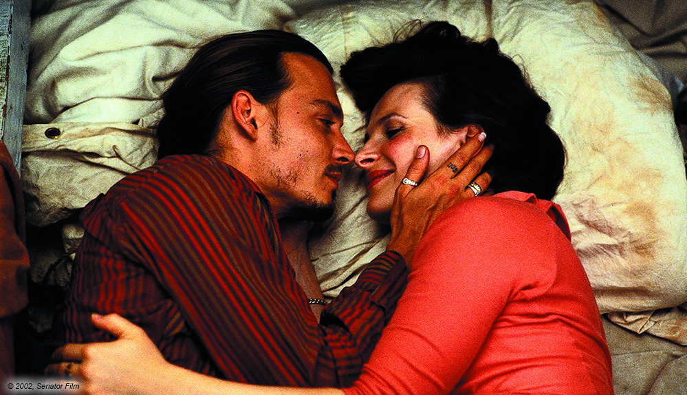 Johnny Depp und Juliette Binoche in "Chocolat" auf dem Pop-Up-Channel Sky Cinema in Love
