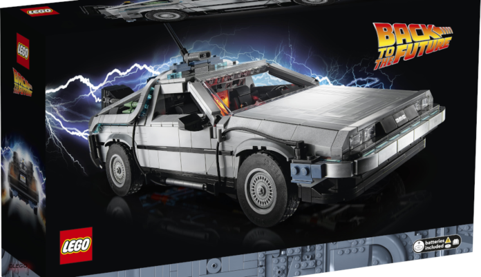 Das LEGO Modell des DeLorean aus 2022: Karton der Zeitmaschine