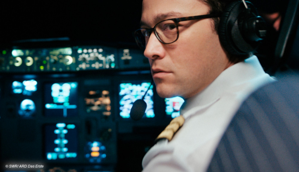 #„Code 7500“: ARD zeigt beklemmenden Flugzeug-Thriller vorab online