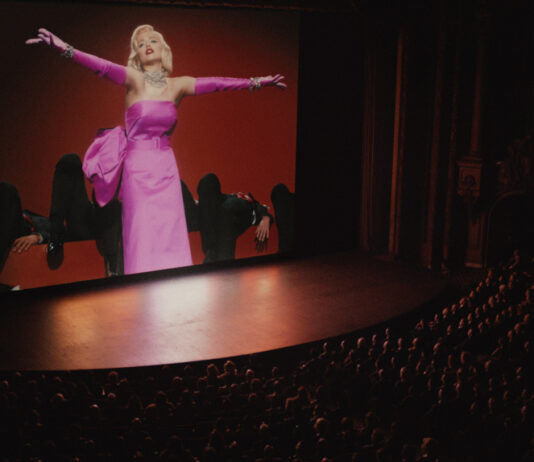 Kinosaal mit Marilyn Monroe Film