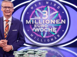 Günther Jauch mit Geld bei "Wer wird Millionär"