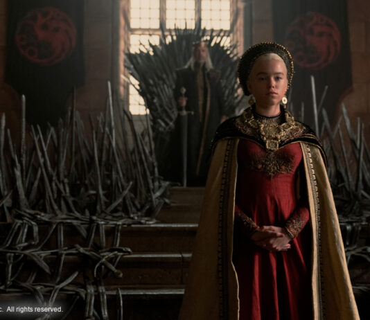 Rhaenyra Targaryen vor dem Eisernen Thron