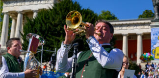 Wiesn-Platzkonzert