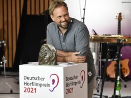 Steven Gätjen moderiert den Deutschen Hörfilmpreis 2022