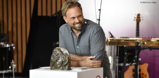 Steven Gätjen moderiert den Deutschen Hörfilmpreis 2022