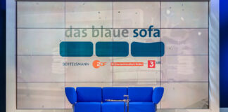 Das blaue Buchmesse-Sofa