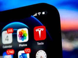 Tesla Smartphone