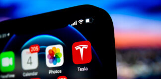 Tesla Smartphone