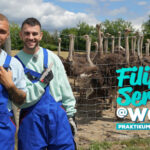 Filip und Serkan in der Landwirtschaft