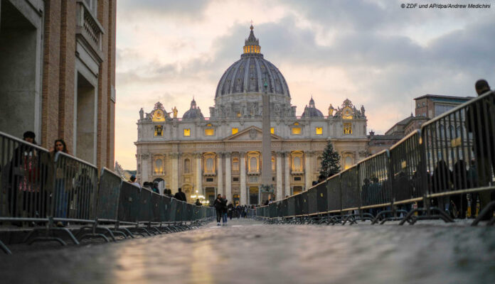 Die Trauerfeier für Benedikt XVI. findet im Petersdom statt