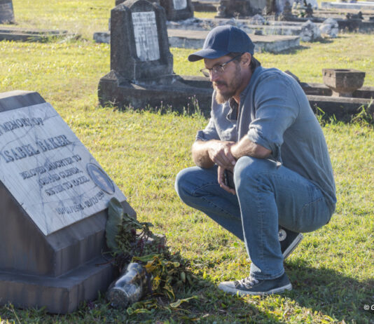 Travis Fimmel in "Black Snow"