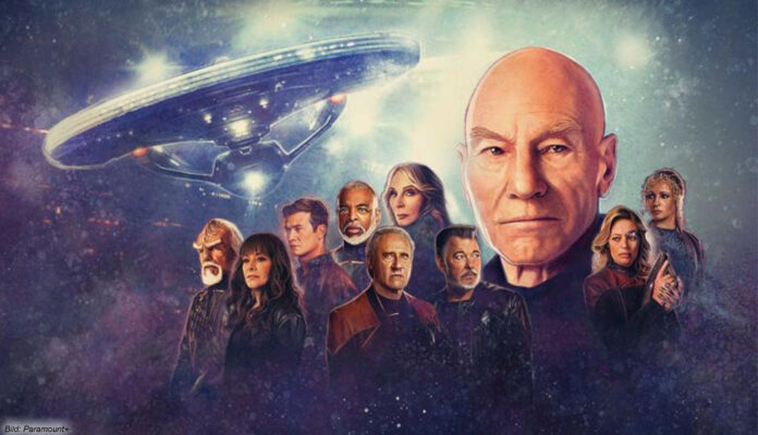 Star Trek Picard Staffel 3 Jean-Luc Picard, William Riker, Geordi LaForge, Michael Dorn, Gates McFadden gezeichnet, im Hintergrund ein Raumschiff