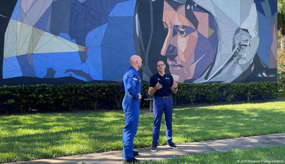 ESA-Generaldirektor Josef Aschbacher und ESA-Astronaut Alexander Gerst