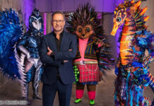 Die 8. Staffel von The Masked Singer: Moderator Matthias Opdenhövel und drei neue Kostüme, unter anderem das Seepferdchen