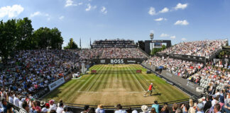 Die Boss Open, das Tennis-Turnier auf Rasenplatz mit Publikum, zu sehen bei Servus TV Deutschland