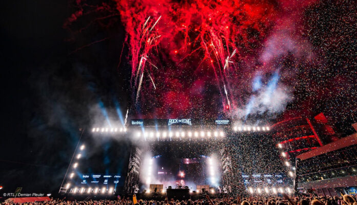 Rock am Ring Bühne mit Feuerwerk