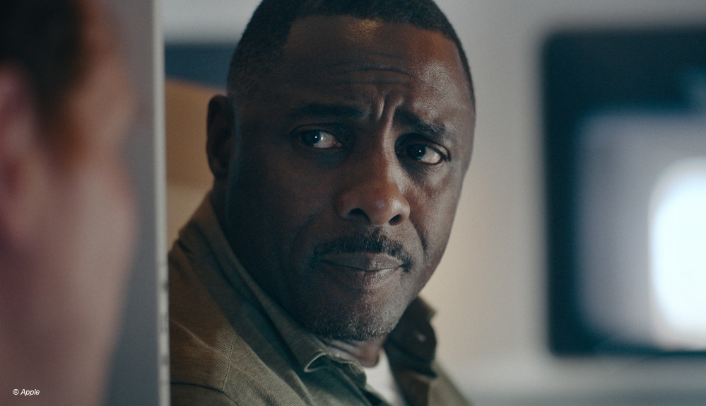 Idris Elba in "Hijack"