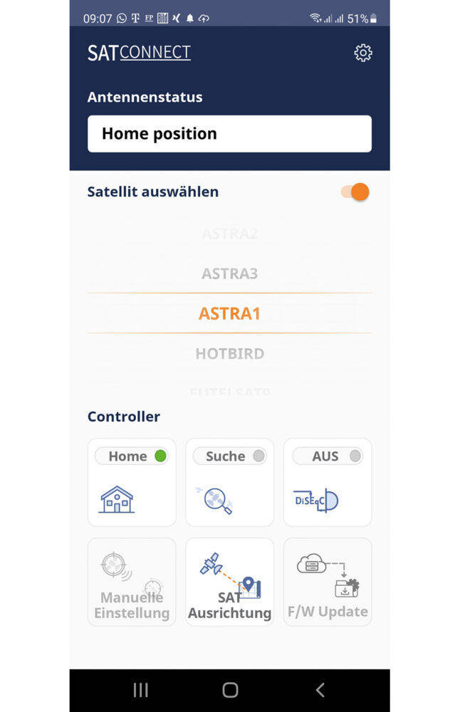 Mit Hilfe der „SATConnect“-App kann die Antenne via Bluetooth vom Handy aus gesteuert werden