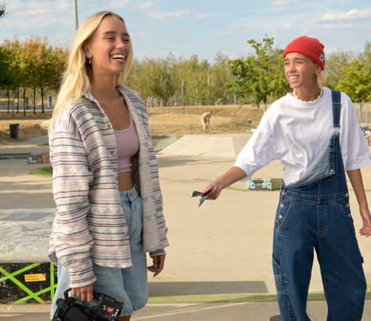 Lisa und Lena in "Get Up"