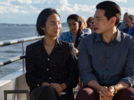 Nora und Hae Sung auf einem Boot
