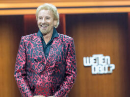 Thomas Gottschalk vor Wetten, dass-Logo