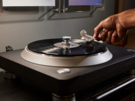Premium-Plattenspieler DP-3000NE von Denon