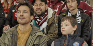 Florian David Fitz und Cecilio Andresen im Stadion