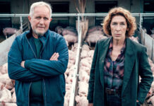 Die Kommissare im ARD-Tatort "Bauernsterben" auf dem Schweinehof