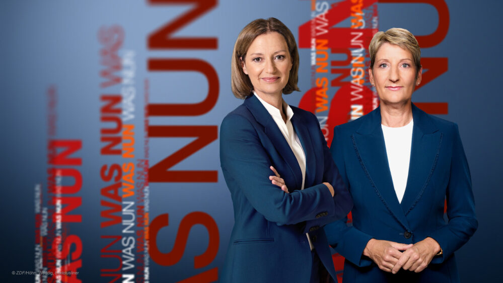 ZDF-Chefredakteurin Bettina Schausten und ZDF-Nachrichtenchefin Anne Gellinek vor dem Schriftzu "Was nun"