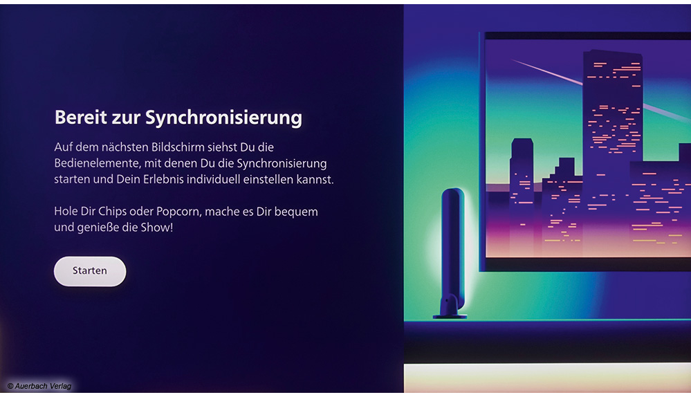 Die Philips Hue Sync TV App steht für viele aktuelle Samsung-Fernseher im App-Store zum Kauf zur Verfügung, der Preis beträgt knapp 130 Euro pro TV-Gerät (Übertragung nicht möglich)