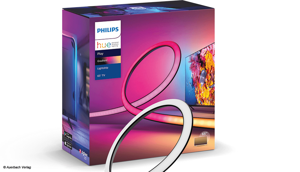 Die Philips Hue Play Gradient Lightstrips sind für Flachbildfernseher in unterschiedlichen Längen erhältlich (Bilddiagonalen-Kennzeichnung beachten). Die flexiblen Lichtschläuche werden über selbstklebende Halterungen an der Gehäuserückseite angebracht. Im Test harmonierte der Lichtschlauch optimal mit den Philips Hue Gradient Tisch- und Stehlampen (Modellreihe Signe) sowie der Philips Hue Gradient Leuchtleiste