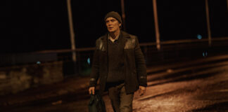 Cillian Murphy auf der Straße in "Small Things Like These"