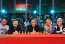 Hugo Egon Balder und vier Comedians vor Publikum bei "Genial Witzig" (RTLZwei)