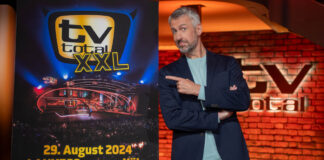 Sebastian Pufpaff im "TV total" Studio