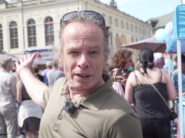 Exactly-Reporter Thomas Datt auf einer AfD-Demo in Dresden