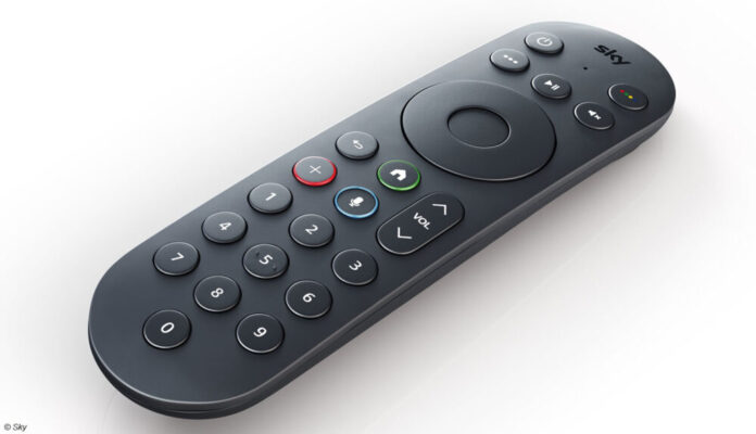 Sky Stream Fernbedienung Die Fernbedienung ähnelt dem Sky-Q-Modell, besitzt allerdings eine leicht geänderte Tastenaufteilung. Über die Sprachfunktionstaste können Suchanfragen sehr einfach gestartet werden