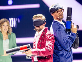 Joko und Klaas beim Duell um die Welt mit verbundenen Augen