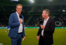 Moderator Florian König und Experte Lothar Matthäus