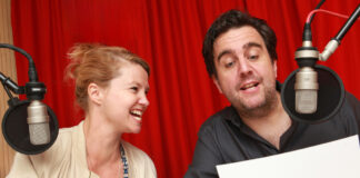 Annette Frier und Bastian Pastewka bei Wortaufnahmen in Köln.