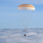 Die Raumsonde Sojus MS-26 landet am 19. April 2025 (20. April 2025, kasachische Zeit) in einem abgelegenen Gebiet nahe der Stadt Schesqasghan in Kasachstan. An Bord sind der NASA-Astronaut Don Pettit der Expedition 72 sowie die Roskosmos-Kosmonauten Alexej Owtschinin und Iwan Wagner. Das Trio kehrt nach 220 Tagen im Weltraum als Mitglieder der Expeditionen 71 und 72 an Bord der Internationalen Raumstation zur Erde zurück.