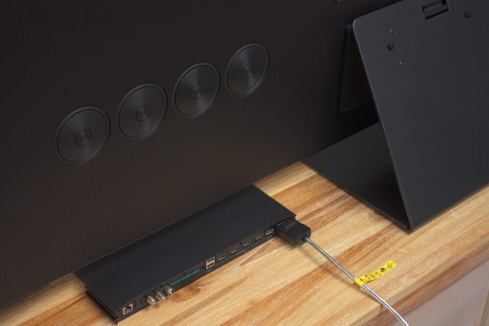 Samsung S95F One Connect Box
