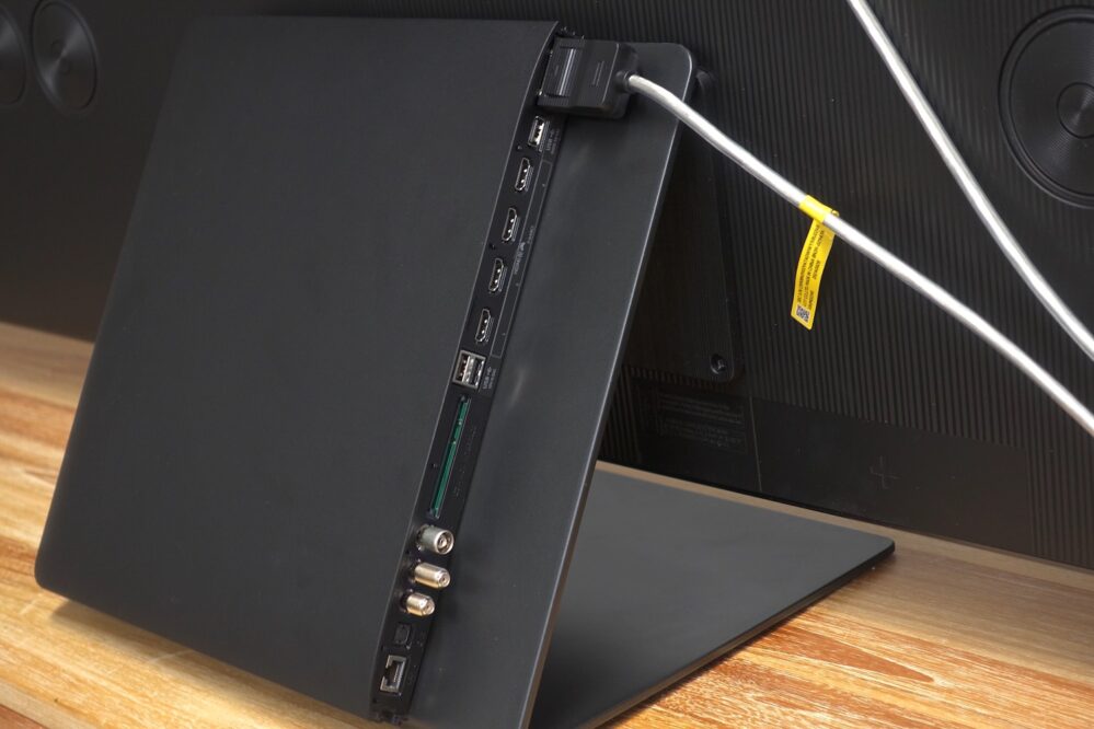 Samsung S95F One Connect Box