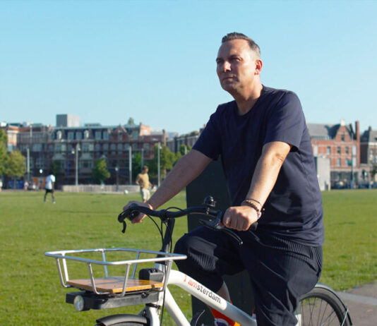 MagentaTV Herr Raue reist Amsterdam